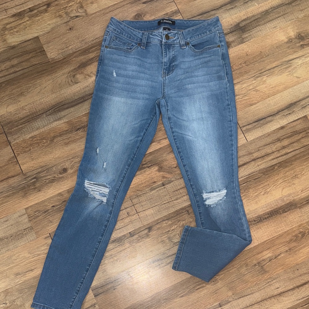 Ankle Length Distressed Jeans